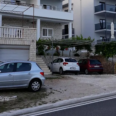 With Parking Space Medici, Omis - 1045 Lejlighed Mimice