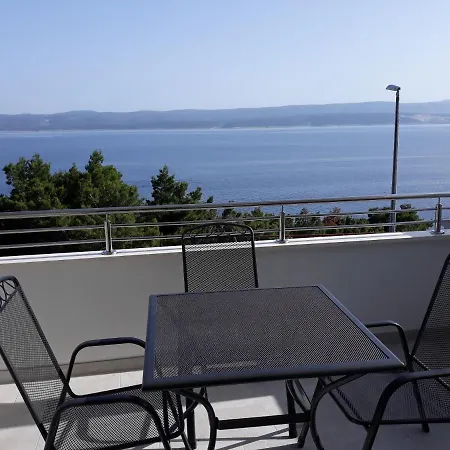 With A Parking Space Medici, Omis - 1045 아파트 미미체
