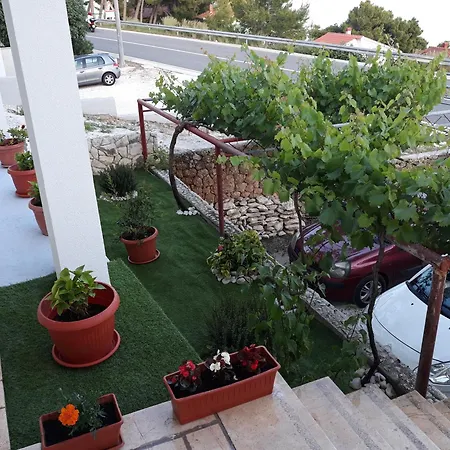 With Parking Space Medici, Omis - 1045 Lejlighed Mimice